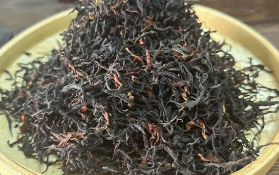 茶垢难清理？别硬刮，这样更轻松